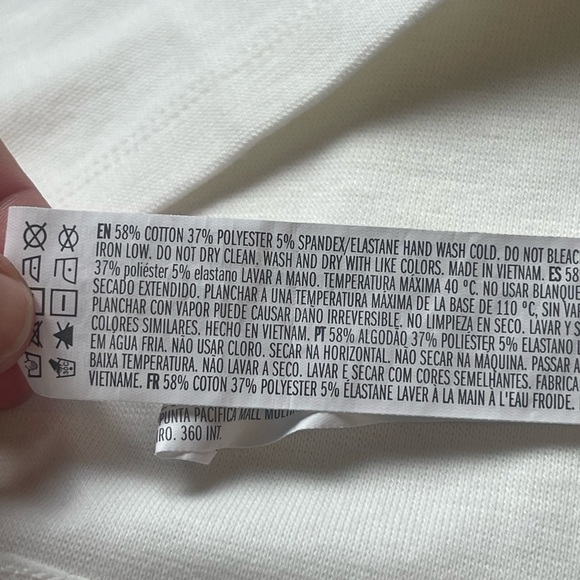 Forever 21 Barbie collab Malibu Barbie pink white crop top - Picture 7 of 7